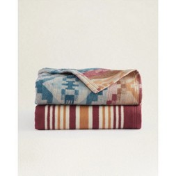 Pendleton Woolen Mills - Carico Lake/stripe Organic Cotton Throw Gift Pack